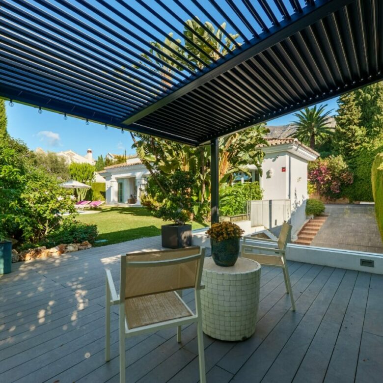 FOR SALE 🏡 Mediterranean Four-Bedroom Villa with Saltwater Pool and Rooftop Sea Views – Sierra Blanca, Golden Mile, Marbella 🇪🇸