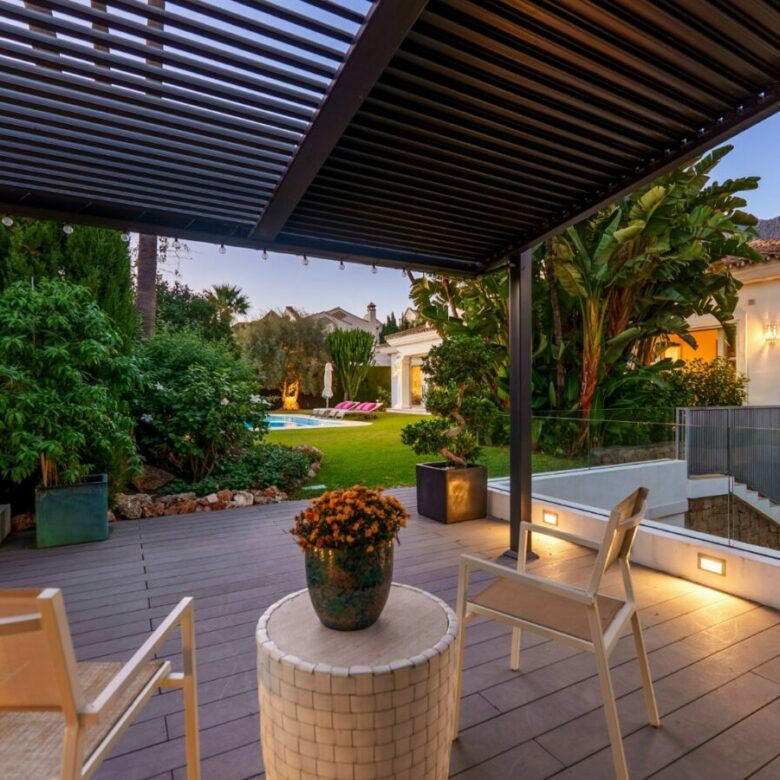FOR SALE 🏡 Mediterranean Four-Bedroom Villa with Saltwater Pool and Rooftop Sea Views – Sierra Blanca, Golden Mile, Marbella 🇪🇸