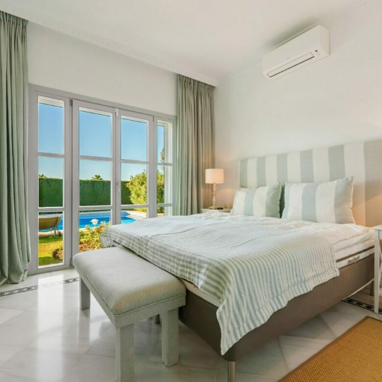 FOR SALE 🏡 Mediterranean Four-Bedroom Villa with Saltwater Pool and Rooftop Sea Views – Sierra Blanca, Golden Mile, Marbella 🇪🇸
