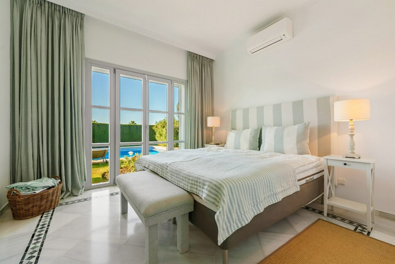 FOR SALE 🏡 Mediterranean Four-Bedroom Villa with Saltwater Pool and Rooftop Sea Views – Sierra Blanca, Golden Mile, Marbella 🇪🇸