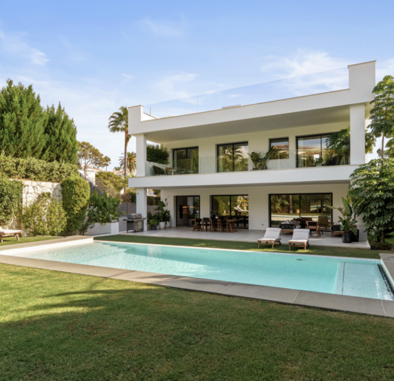 Near Puerto Banus – FOR SALE  🇪🇸 Villa 4B   — Nueva Andalucía, Marbella 🇪🇸