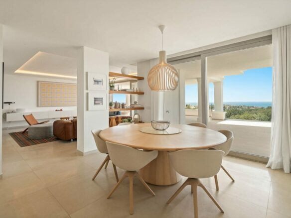 Dining area with terrace access
