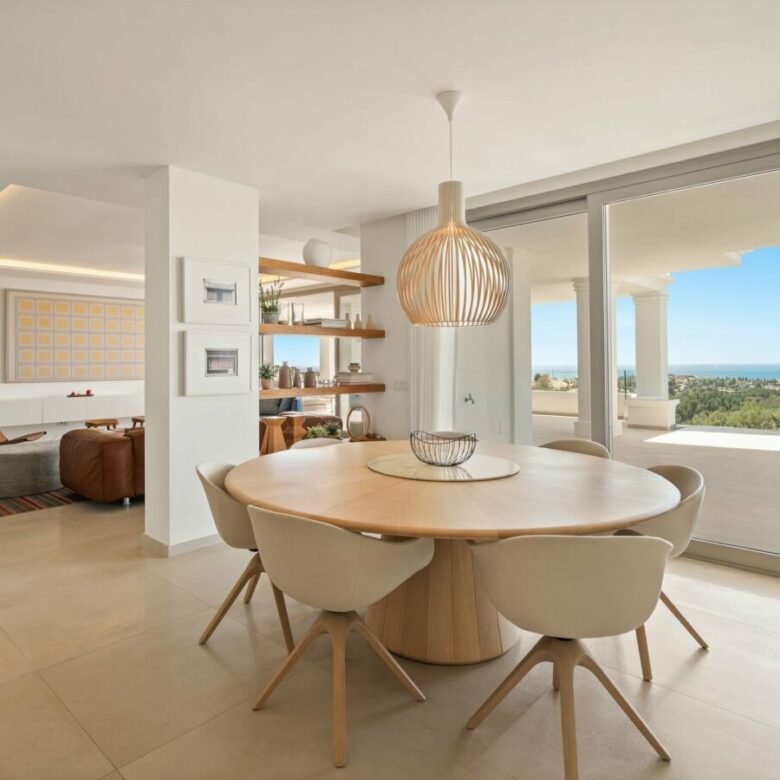 Dining area with terrace access