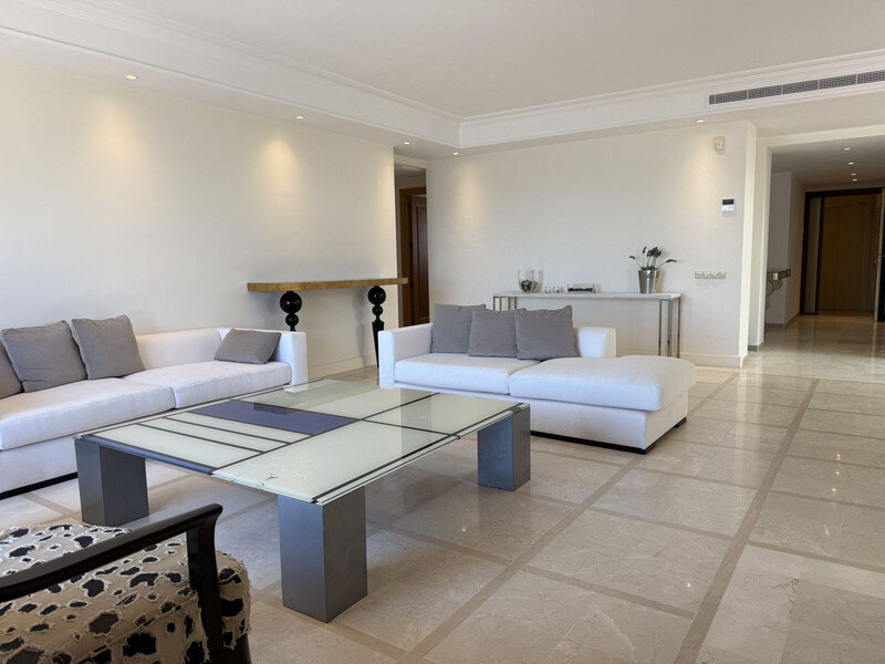 FOR SALE 🏡 Beachfront Penthouse with Private Pool and 219 m² of Terraces – New Golden Mile, Estepona 🇪🇸