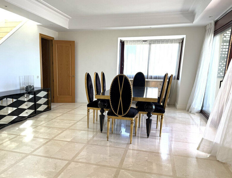FOR SALE 🏡 Beachfront Penthouse with Private Pool and 219 m² of Terraces – New Golden Mile, Estepona 🇪🇸