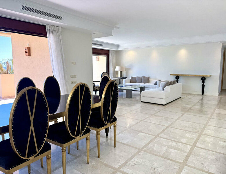 FOR SALE 🏡 Beachfront Penthouse with Private Pool and 219 m² of Terraces – New Golden Mile, Estepona 🇪🇸