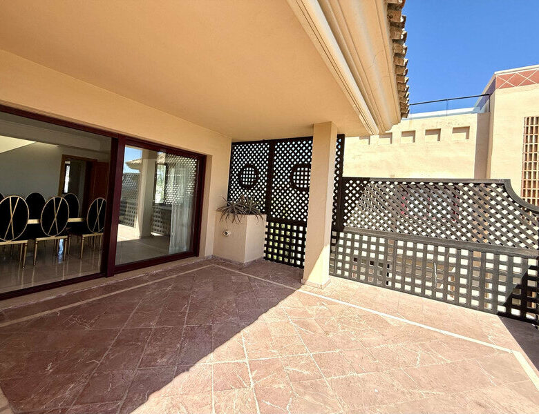FOR SALE 🏡 Beachfront Penthouse with Private Pool and 219 m² of Terraces – New Golden Mile, Estepona 🇪🇸