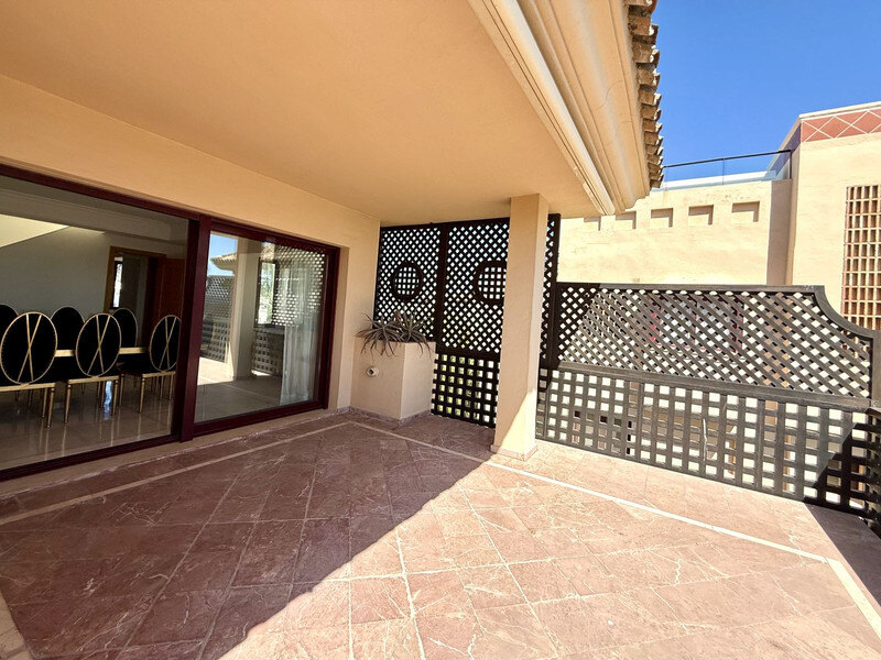 FOR SALE 🏡 Beachfront Penthouse with Private Pool and 219 m² of Terraces – New Golden Mile, Estepona 🇪🇸