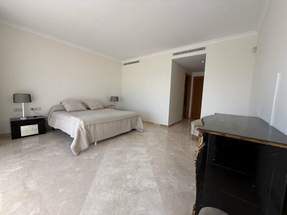 FOR SALE 🏡 Beachfront Penthouse with Private Pool and 219 m² of Terraces – New Golden Mile, Estepona 🇪🇸