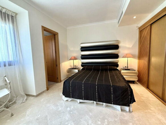 FOR SALE 🏡 Beachfront Penthouse with Private Pool and 219 m² of Terraces – New Golden Mile, Estepona 🇪🇸
