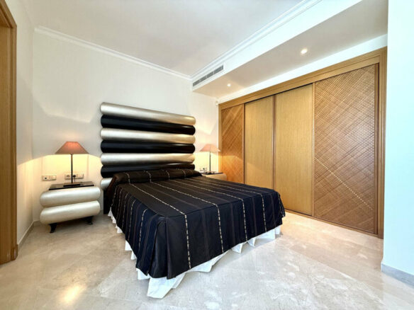 FOR SALE 🏡 Beachfront Penthouse with Private Pool and 219 m² of Terraces – New Golden Mile, Estepona 🇪🇸