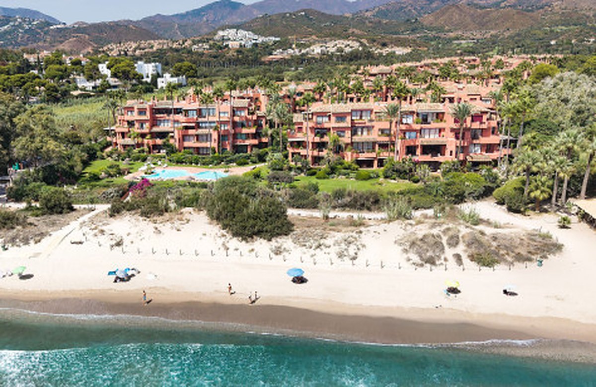 FOR SALE 🏡 Renovated Two-Bedroom Beachfront Penthouse with Sea Views – Las Chapas, Marbella East, Marbella 🇪🇸