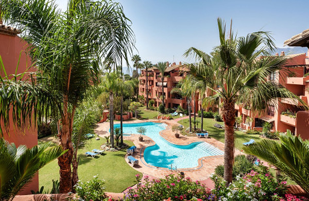 FOR SALE 🏡 Renovated Two-Bedroom Beachfront Penthouse with Sea Views – Las Chapas, Marbella East, Marbella 🇪🇸