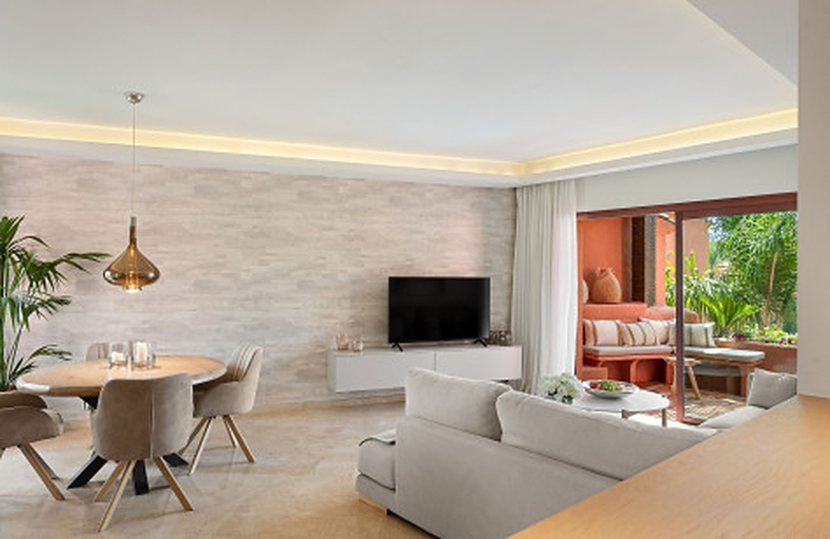 FOR SALE 🏡 Renovated Two-Bedroom Beachfront Penthouse with Sea Views – Las Chapas, Marbella East, Marbella 🇪🇸