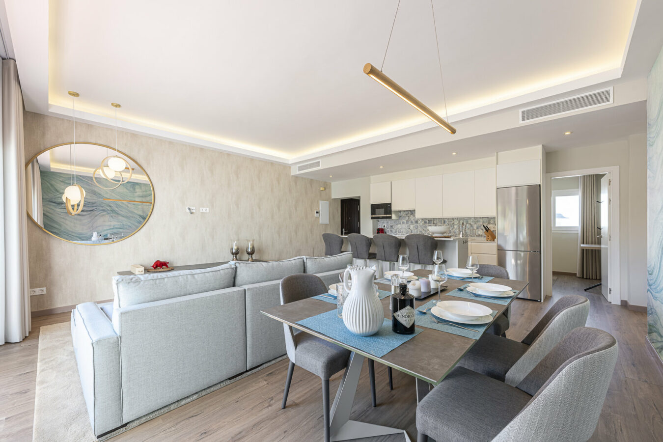FOR SALE 🏡 Three-Bedroom Penthouse with Private Rooftop Jacuzzi and La Concha Views – El Paraíso, Benahavís 🇪🇸