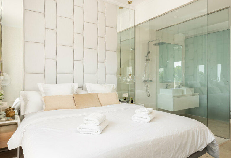 FOR SALE 🏡 Two-Bedroom Penthouse with 100 m² Private Rooftop Solarium and Rental Licence – El Paraíso, Benahavís 🇪🇸
