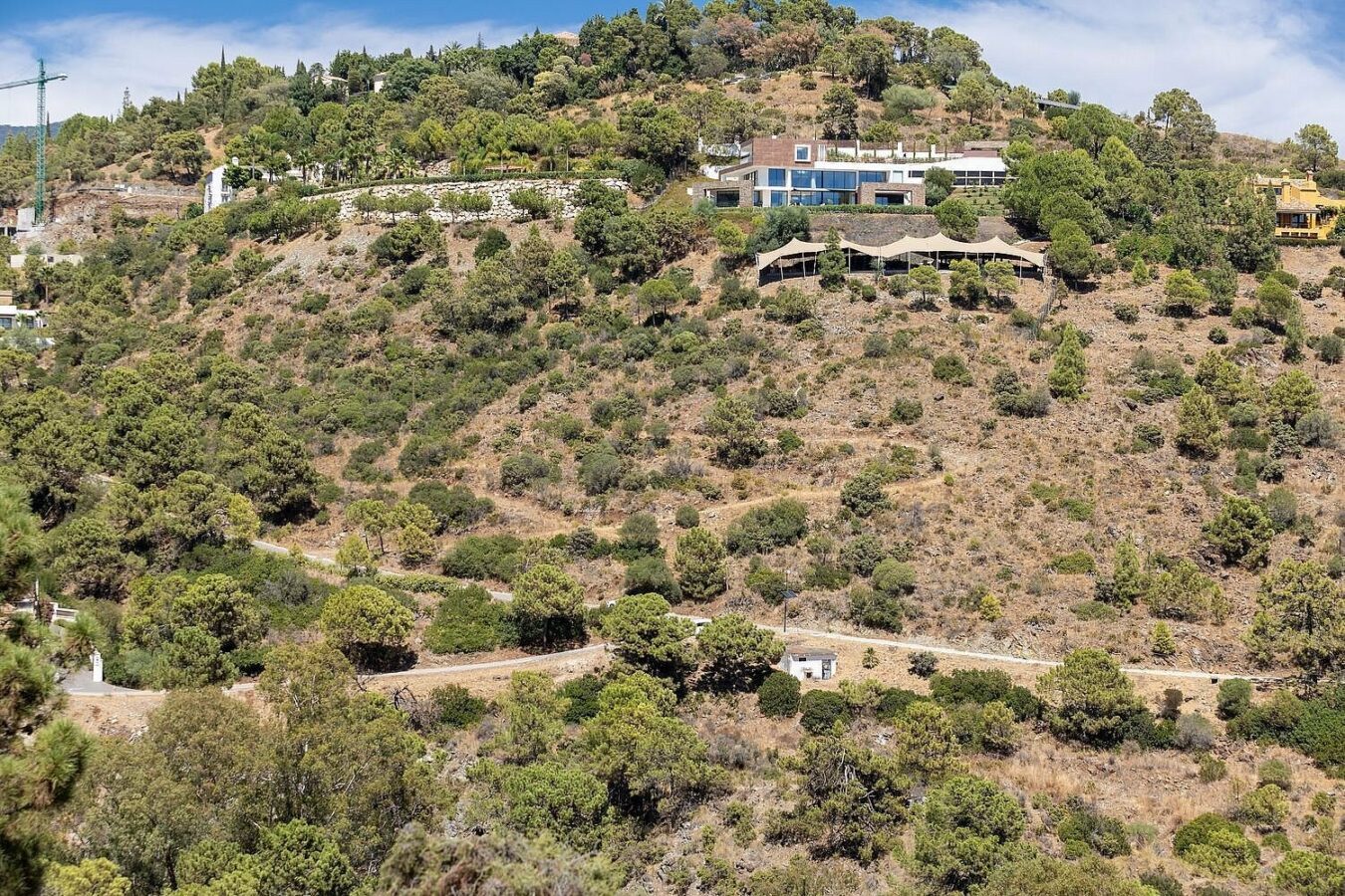 FOR SALE 🏡 Sea-View Building Plot with Licence and Approved Villa Project – El Madroñal, Benahavís 🇪🇸