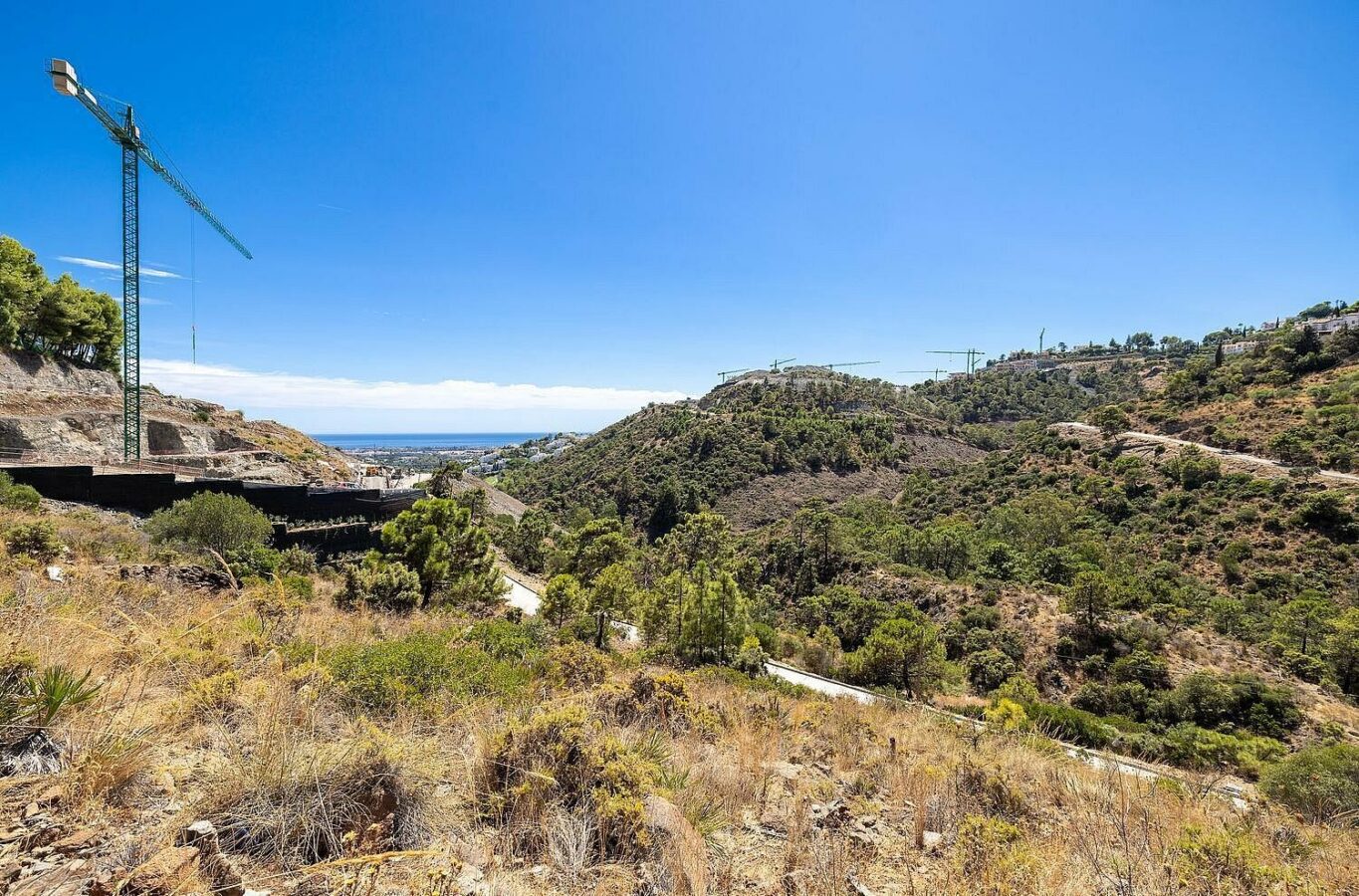 FOR SALE 🏡 Sea-View Building Plot with Licence and Approved Villa Project – El Madroñal, Benahavís 🇪🇸