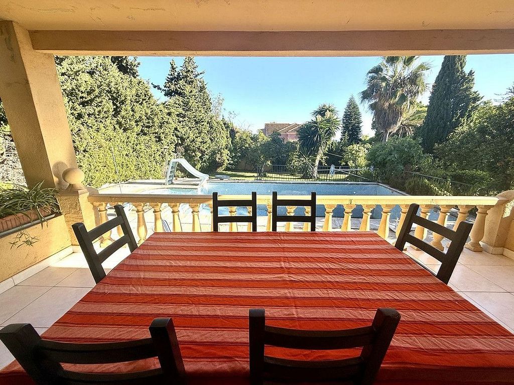 Renovation villa on a large plot in Bello Horizonte, Marbella East