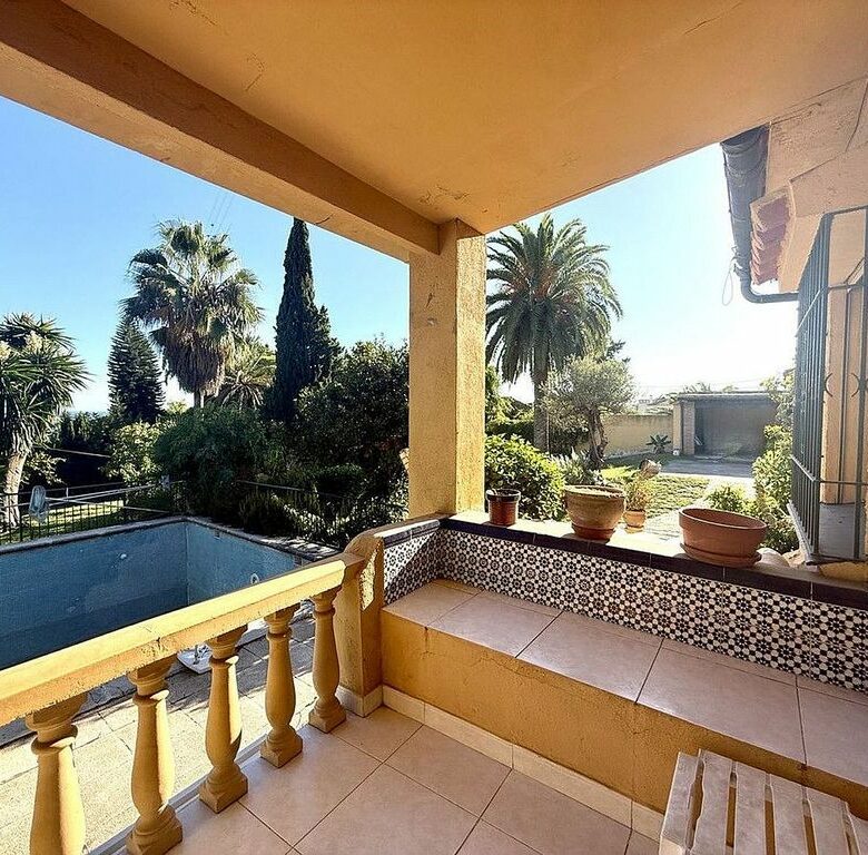Renovation villa on a large plot in Bello Horizonte, Marbella East