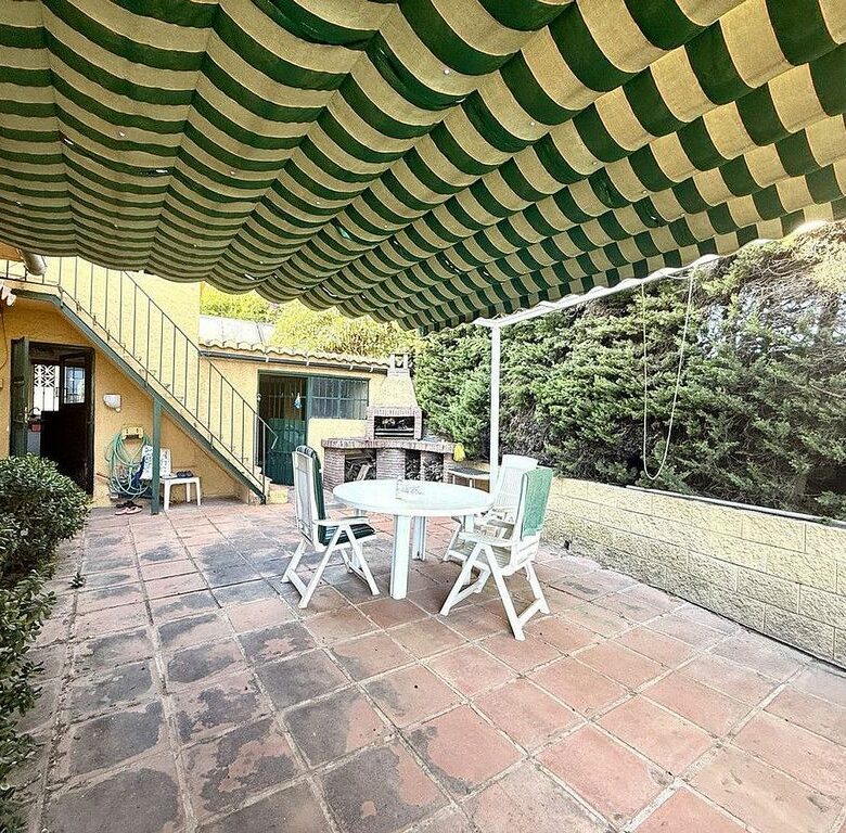 Renovation villa on a large plot in Bello Horizonte, Marbella East