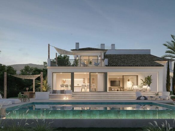 Renovation villa with approved licence in Las Cumbres, Elviria, Marbella
