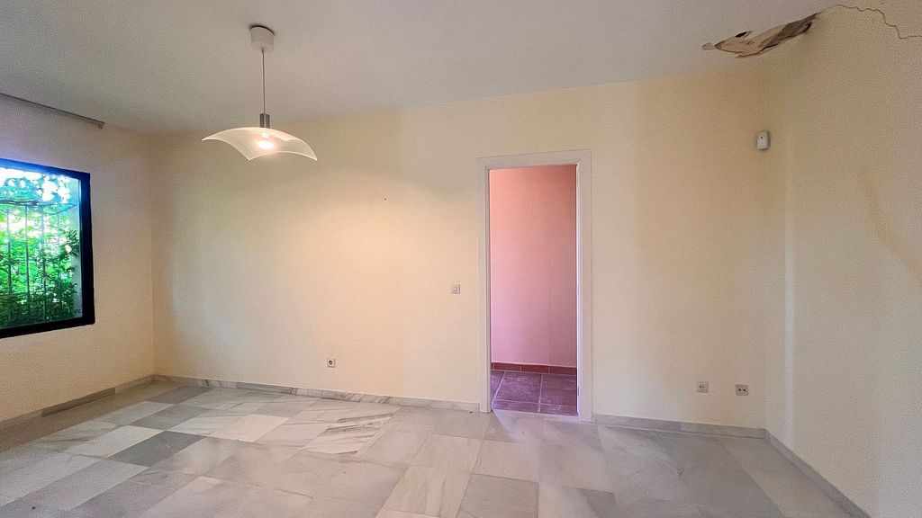 Renovation villa with approved licence in Las Cumbres, Elviria, Marbella
