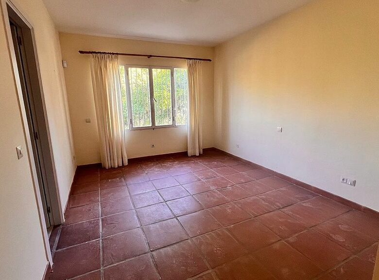 Renovation villa with approved licence in Las Cumbres, Elviria, Marbella