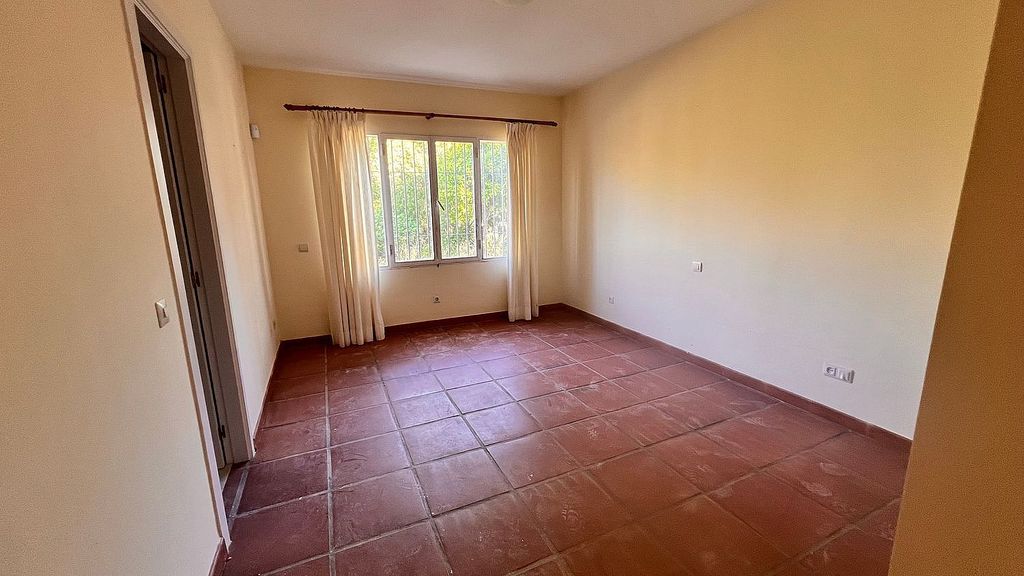 Renovation villa with approved licence in Las Cumbres, Elviria, Marbella