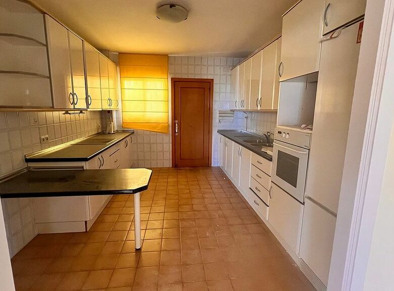 Renovation villa with approved licence in Las Cumbres, Elviria, Marbella
