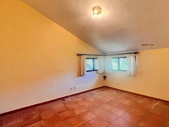 Renovation villa with approved licence in Las Cumbres, Elviria, Marbella