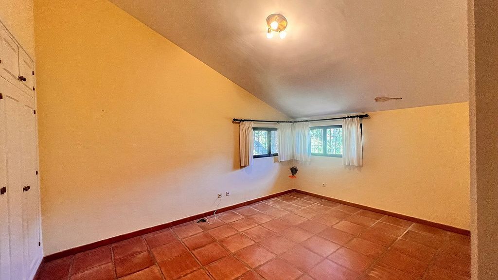 Renovation villa with approved licence in Las Cumbres, Elviria, Marbella