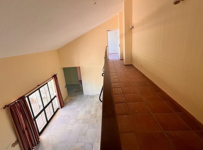 Renovation villa with approved licence in Las Cumbres, Elviria, Marbella