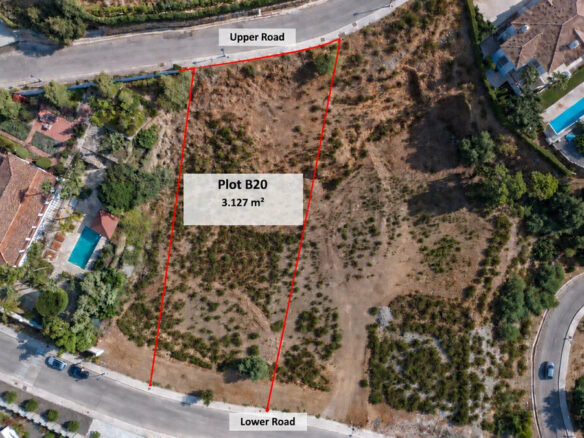 FOR SALE 🏡 Flat Southwest-Facing Plot with Panoramic Sea Views in a Gated Estate – Monte Mayor, Benahavís 🇪🇸