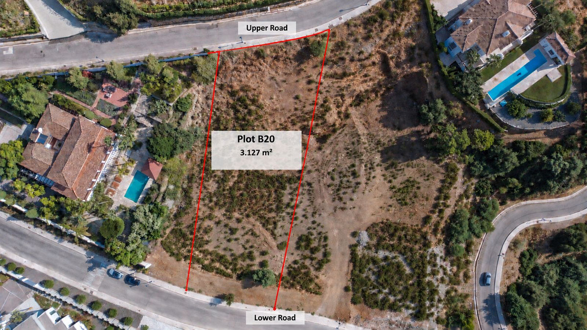 FOR SALE 🏡 Flat Southwest-Facing Plot with Panoramic Sea Views in a Gated Estate – Monte Mayor, Benahavís 🇪🇸