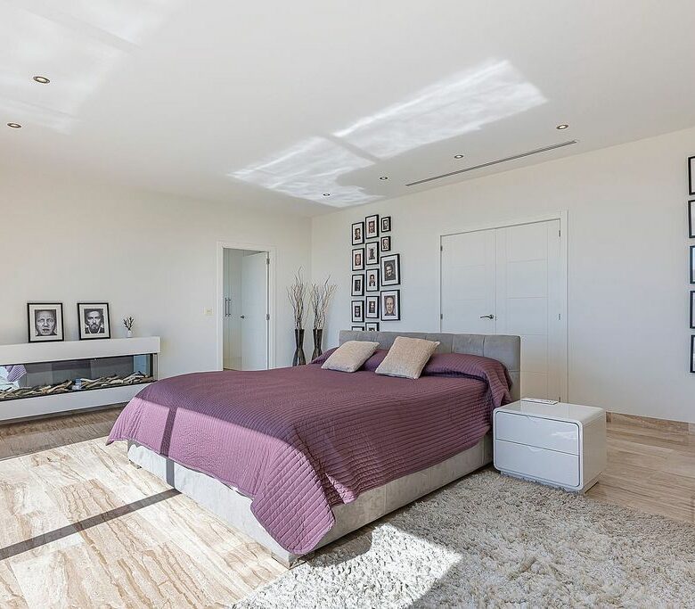 Sea view villa to update in El Rosario, Marbella East