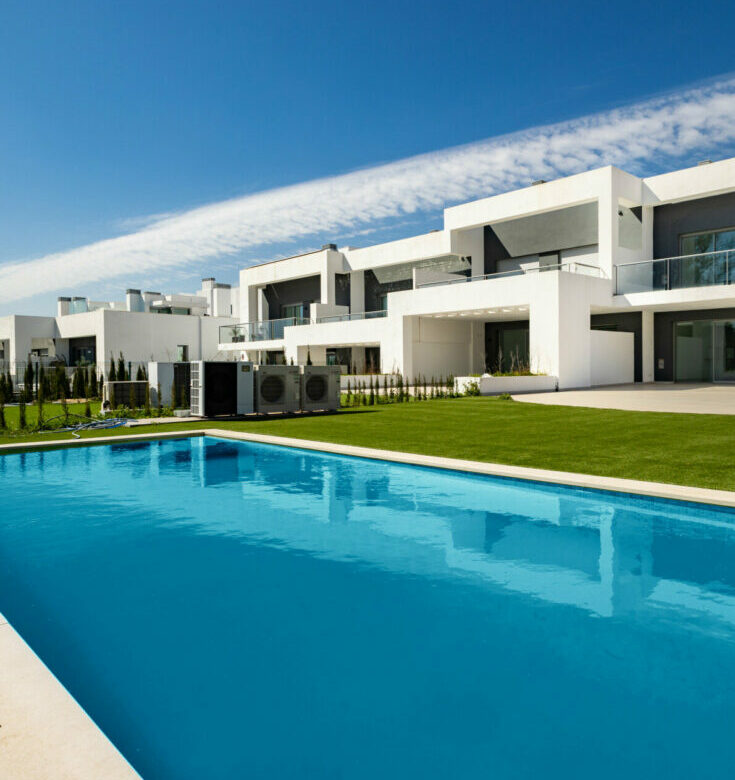 FOR SALE 🏡 Contemporary Corner Semi-Detached Villa with Private Pool and Basement – Guadalmina Alta, San Pedro de Alcántara 🇪🇸