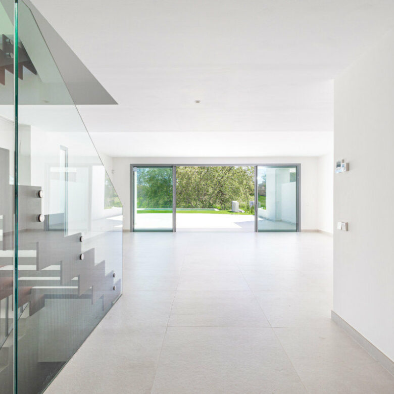FOR SALE 🏡 Contemporary Corner Semi-Detached Villa with Private Pool and Basement – Guadalmina Alta, San Pedro de Alcántara 🇪🇸