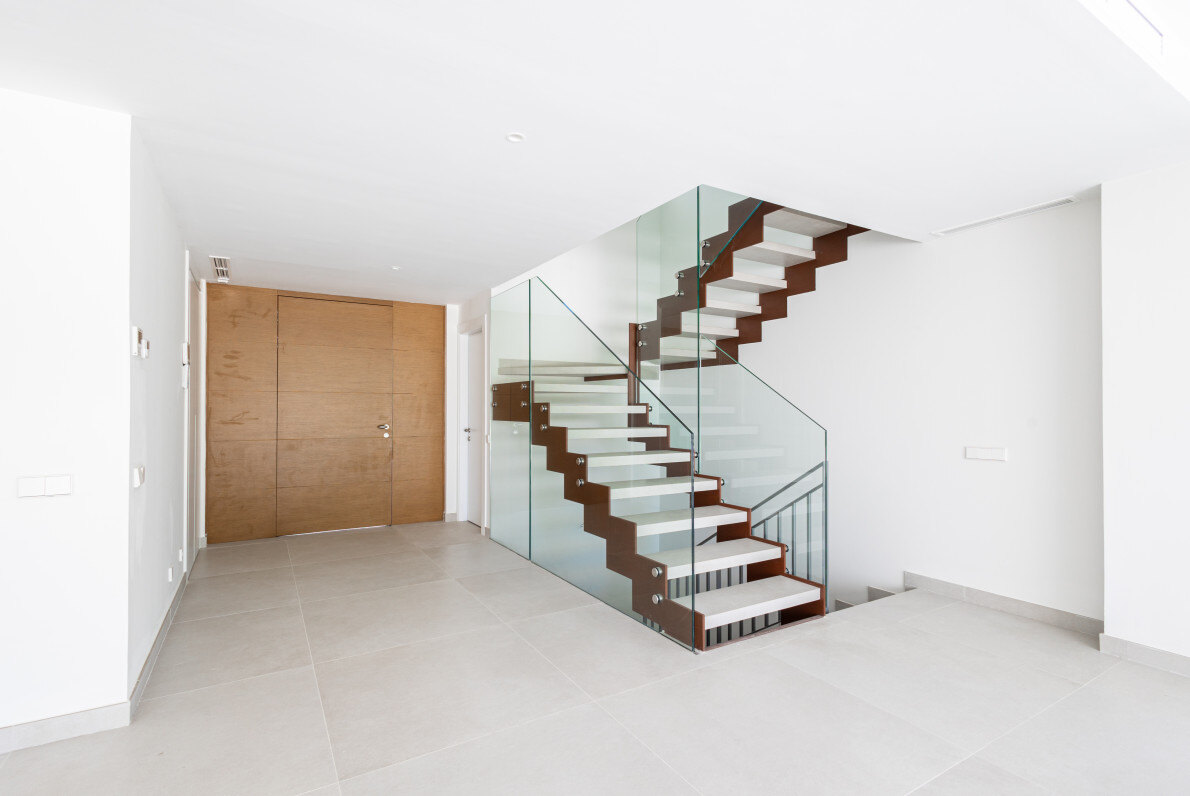 FOR SALE 🏡 Contemporary Corner Semi-Detached Villa with Private Pool and Basement – Guadalmina Alta, San Pedro de Alcántara 🇪🇸