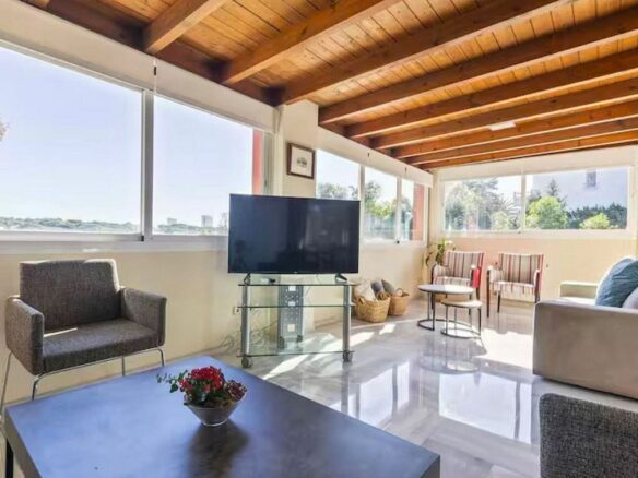 Six-bedroom villa with renovation potential in Elviria, Marbella East