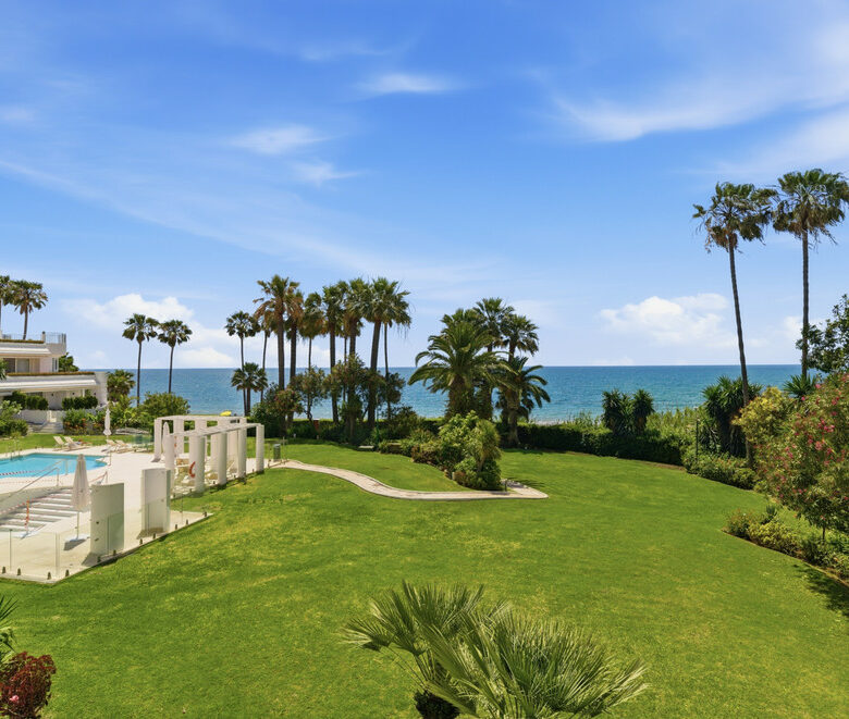 For Sale – Frontline Beach Duplex Penthouse in Estepona🇪🇸