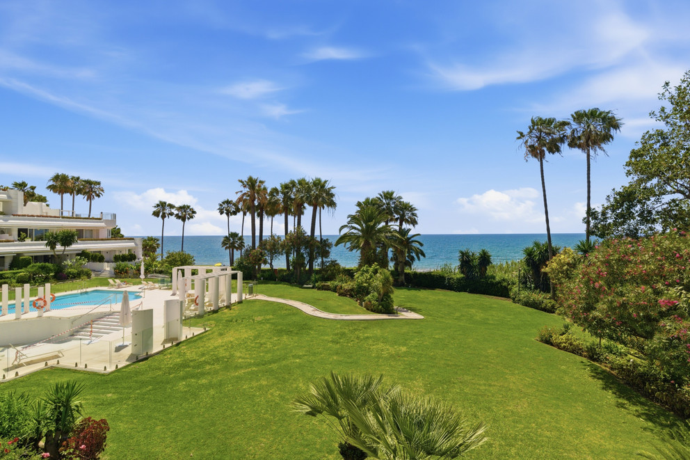 For Sale – Frontline Beach Duplex Penthouse in Estepona🇪🇸