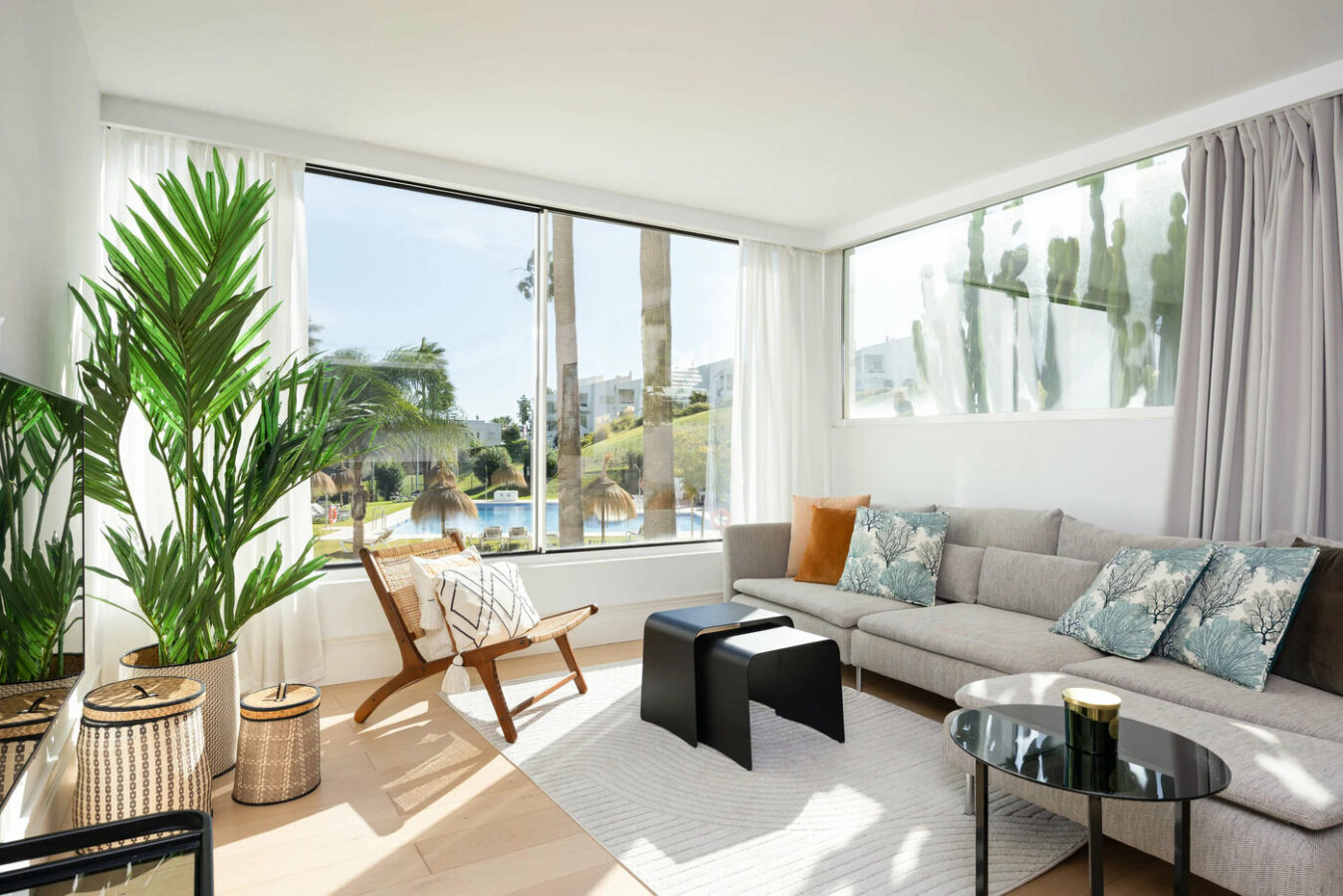 FOR SALE 🏡 Renovated Top-Floor Apartment with Golf and Sea Views – Aloha, Nueva Andalucía 🇪🇸