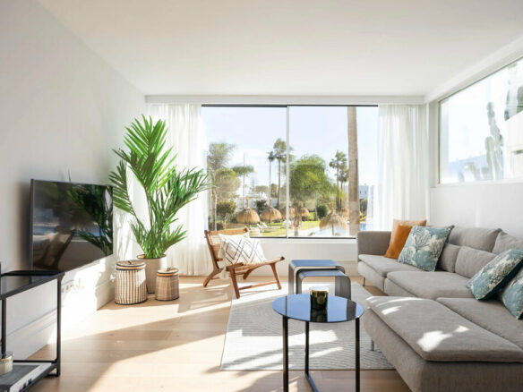 FOR SALE 🏡 Renovated Top-Floor Apartment with Golf and Sea Views – Aloha, Nueva Andalucía 🇪🇸
