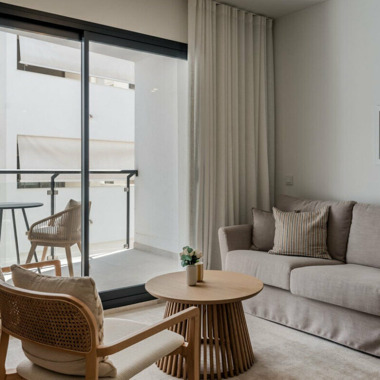 FOR SALE 🏡 Top-Floor Apartment with Rooftop Pool 60 m from the Beach – Estepona Town 🇪🇸