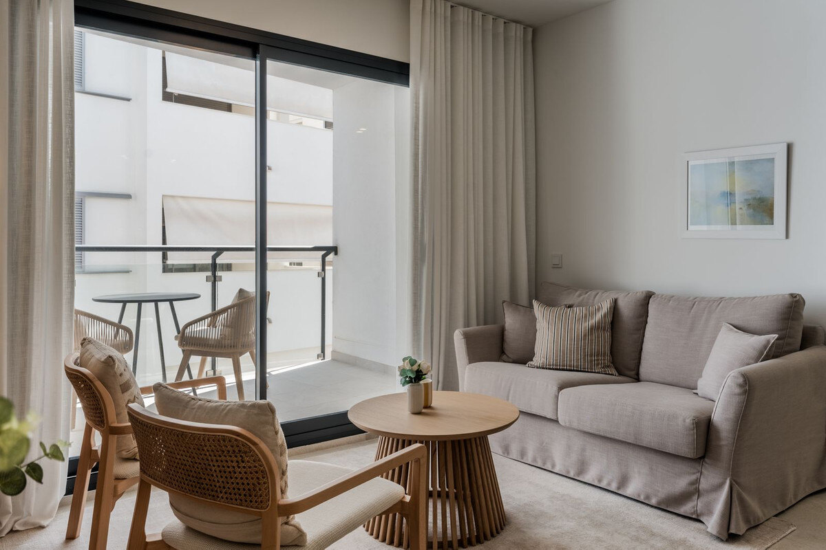 FOR SALE 🏡 Top-Floor Apartment with Rooftop Pool 60 m from the Beach – Estepona Town 🇪🇸