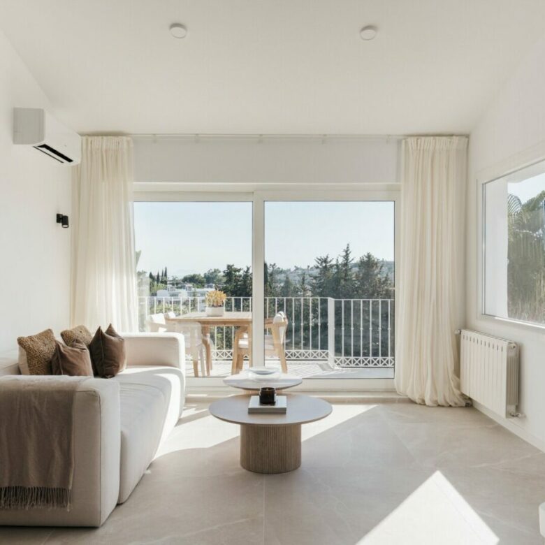 FOR SALE 🏡 Renovated Two-Bedroom Townhouse with Three Terraces and Golf Views – Atalaya, New Golden Mile 🇪🇸