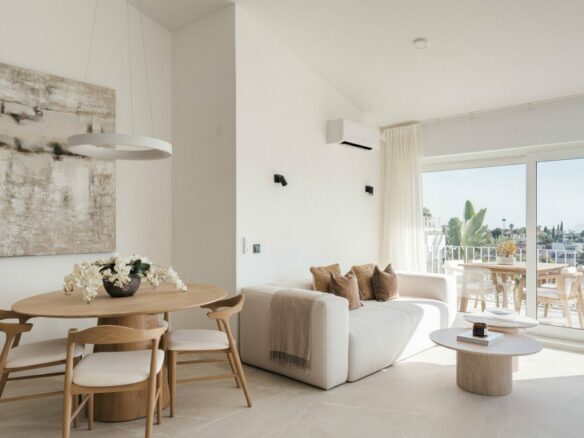 FOR SALE 🏡 Renovated Two-Bedroom Townhouse with Three Terraces and Golf Views – Atalaya, New Golden Mile 🇪🇸