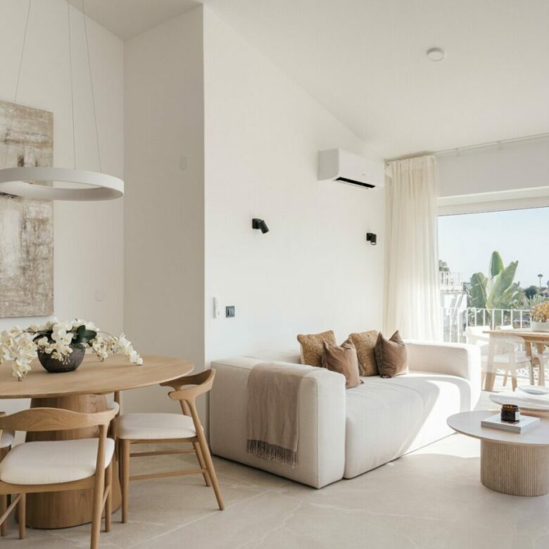 FOR SALE 🏡 Renovated Two-Bedroom Townhouse with Three Terraces and Golf Views – Atalaya, New Golden Mile 🇪🇸
