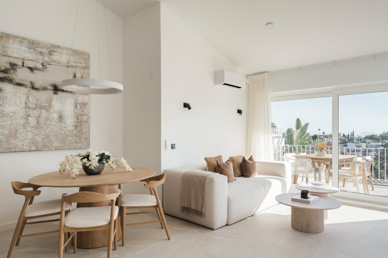FOR SALE 🏡 Renovated Two-Bedroom Townhouse with Three Terraces and Golf Views – Atalaya, New Golden Mile 🇪🇸